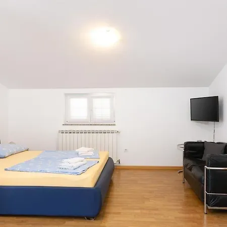 Studio-apartment Fur 2 Personen Apartamento Medulin